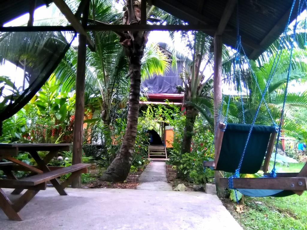 Surf Camp Hotel Bocas del Toro Exterior photo