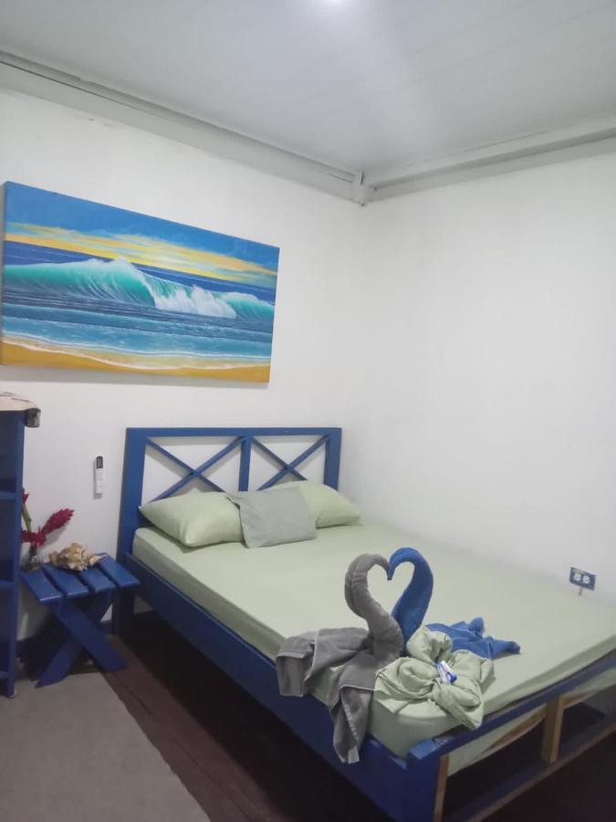 Surf Camp Hotel Bocas del Toro Exterior photo