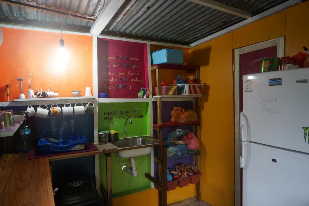 Surf Camp Hotel Bocas del Toro Exterior photo